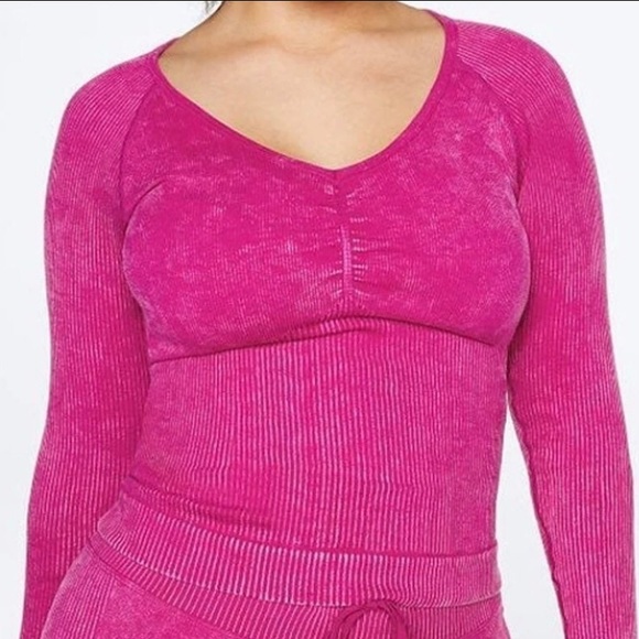 (M) Victoria’s Secret Seamless Active Top PINK COLLECTION - Picture 2 of 13